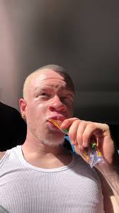 Découvrez ma ressemblance avec @attachingboy !