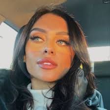 Vanessa Nicolas (vanessan___)