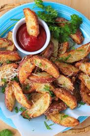 Parmesan Red Potato Wedges The Two Bite Club Sidedish Potatoes Red Potato Recipes Baked Red Potatoes Red Potatoes