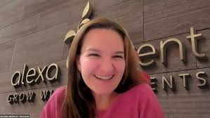 Lansare de carte ”Mami știe tot: Ghid practic de îngrijire holistică a  copilului” cu dr Ina Silva