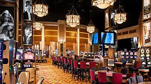 Hollywood casino joliet has a total of 1177 gaming machines and 20 browse our gallery of pics of hollywood casino joliet or read recent headlines about hollywood casino joliet on this page. Barstool Sportsbook Restaurant At Hollywood Casino Lawrenceburg