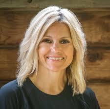 Carolyn Dowd's Instagram, Twitter & Facebook