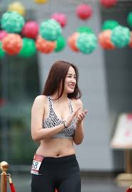 Không ít lần, người đẹp khoe đôi chân thon dài gợi cảm khi diện mốt giấu quần. Mai PhÆ°Æ¡ng Thuy TÄƒng Can Máº¥t Kiá»ƒm Soat Vong Má»™t Ä'áº¡t NgÆ°á»¡ng 95 Cm Sao