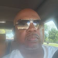 Emanuel Elliott's Instagram, Twitter & Facebook