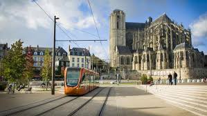 Les loyers font partie des plus bas de france avec une moyenne de 9,5€ au m². Les Dix Villes Ou Louer Un Studio Coute Le Moins Cher Pour Un Etudiant Figaro Immobilier