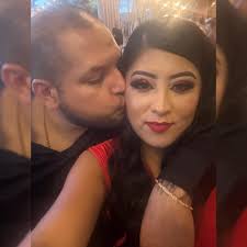 Que nuestra cama sea un lugar donde podamos reír, jugar o sencillamente  acostarnos, tú en mi pecho o yo en tus brazos sin pretender que pase nada  sabiendo que puede pasar todo.