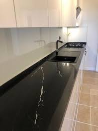 Modern mutfak adası malzemeleri mermer yemek masası banyo tezgahı katı yüzey calacatta kuvars taş döşeme tezgahı. Kuvars Tezgah Berkantdincel Profil Pinterest