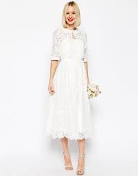 Image 1 Asos Bridal Robe De Bal De Fin D Annee Mi Longue Coupe Bandeau En Dentelle Avec Veste Courte Cocktailkleid Hochzeit Hochzeit Jacke Und Hochzeitskleid