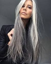 Lockige frisuren für lange haare. Frisuren 2020 Hochzeitsfrisuren Nageldesign 2020 Kurze Frisuren Graue Frisuren Lange Graue Haare Frisuren Graue Haare