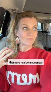 Meagan Little's Instagram, Twitter & Facebook