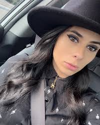 Abigail Harding's Instagram, Twitter & Facebook