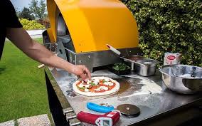 — les enfants seuls savent ce qu'ils cherchent, fit le petit prince. Faire La Pizza A La Maison 4 Conseils Pour Faire Un Travail De Pro Alfa Forni
