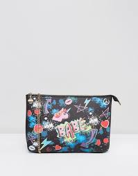 Kendall Jenner S Balenciaga Graffiti Bag Popsugar Fashion