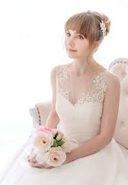 Abiti da sposa semplici ed eleganti collezione 2019 2020 bridal fashion week 2020: Abiti Da Sposa Semplici Per Comune Prezzi Economici Fatto In Organza E Pizzo Lunghezza Te Per Matrimoni In Estate Sposamore