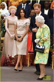 Prince harry has made his first appearance since returning to the uk for the unveiling of a statue of his mother, princess diana. Duchess Meghan Markle Joins Prince Harry For Queen S Young Leaders Awards Photo 4107785 Meghan Markle Prince Harry Queen Elizabeth Pictures Just Jared