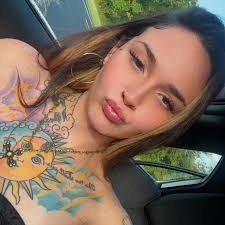 Looking for a makeup artist for November 29th 🎉 Who do you recommend?