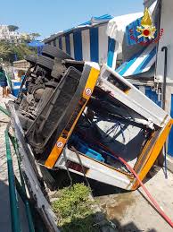 Nell'incidente sono rimaste ferite 28 persone. Sk72 U9uyn5opm