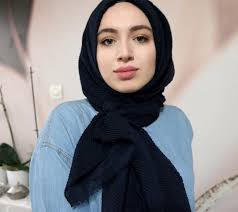 2 948 Likes 27 Comments Asli Afsaroglu Asliafsaroglu On Instagram Sal Baglama Modelleri Vide Beautiful Muslim Women Casual Street Style Beautiful Hijab