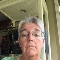 Leslie Saunders's Instagram, Twitter & Facebook