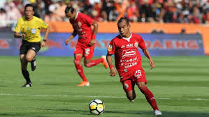 Untuk tekanan, bola yang digunakan harus. Cerita Sepatu Seharga Rp 67 Ribu Mengantarkan Riko Simanjuntak Jadi Pesepak Bola Profesional Indonesia Bola Com