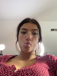 Charli d'amelio is a youthful and vigorous tiktok star and a marvellous artist. Charli D Amelio On Twitter This Is A Picture I Took In The Middle Of A Meeting Earlier So Enjoy