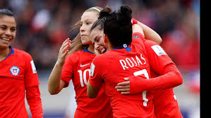 Te entregamos todos los antecedentes de esta polémica del camarín femenino en que se involucrada la esposa de josé letelier. Chile Historicas Roja Femenina Vence A Brasil En Penales Y Se Queda Con El Torneo Internacional Kaos En La Red