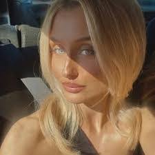 Jocelyn Sullivan's Instagram, Twitter & Facebook