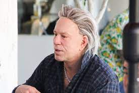 Find the perfect mickey rourke 1990 stock photos and editorial news pictures from getty images. Mickey Rourke Sexiest Man Alive Schockt Mit Horrorfilm Gesicht Gala De