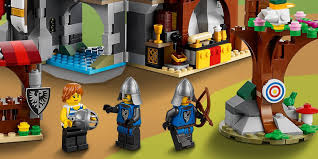 We first heard about this new set in early march. Lego Creator 31120 Mittelalterliche Burg Alle Infos Offiziellen Bilder