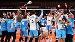 La selección argentina de voley masculino celebró un triunfo histórico en los cuartos de final de los juegos olímpicos tokio 2020 además de analizar el partido y el recorrido que le queda por delante al seleccionado argentino, méndez recordó su pasó por el club atlético river. Brqo7fq 1q5gzm