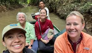 Carolyn Seibert's Instagram, Twitter & Facebook