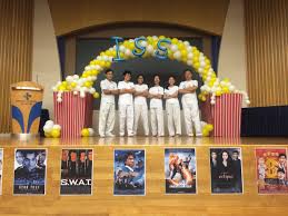 Posters and film cells (with real 35mm film!) let you decorate with hollywood icons of yesterday. Movie Theme Balloon Decorations That Balloonsthat Balloons