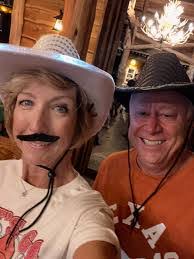 Marianne Clay's Instagram, Twitter & Facebook