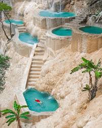 Discover las grutas de tolantongo in tolantongo, mexico: Grutas Tolantongo Or The Tolantongo Caves Are A Collection Of Hot Spring Pools Built Into A Cliff Located In Hidalgo Mexico 9gag