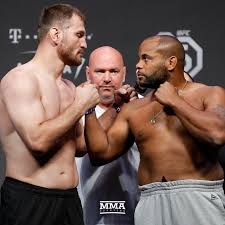 Daniel cormier net worth and salary: Dana White Daniel Cormier Agree Trilogy With Stipe Miocic Determines Greatest Heavyweight In Ufc History Mma Fighting