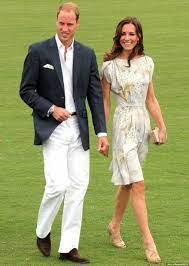 While your basics stay the same, dress for the ladies, suit and dress shirt for the gents, this is a great time to loosen up on the fit and get more adventurous with colors. Party Outfit Men Garden 29 Ideas Garden Party Outfit Garden Party Dress Trendy Party Outfits