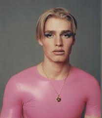 Micah in Makeup : r/WelcomeToPlathville