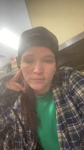 Danielle Bussard (@danibussss)