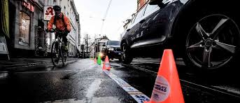 Radfahren Dusseldorf Adfc Legt Pop Up Radweg An Mehr Platz Und Sicherheit