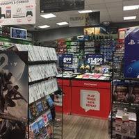 The best gamestop in miami, friendly staff and funny customers. Gamestop Tienda De Videojuegos En Miami