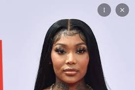 OOP!! It's getting messier! 🍕😱 Summer Walker took to her IG Story to  allege that Tori Brixx sent multiple Pizza Hut boxes to her house after  harassing her through a text free