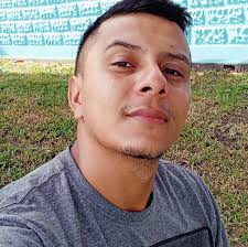 O ex-pajé do Boi Caprichoso, Waldir Santana se tornou o braço direito do  nosso atual pajé, Erick Beltrão, na preparação para a Live Parintins 2021.  Os artistas se encontram diariamente no Curral