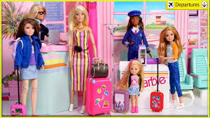¡tenemos juegos de disfrazar a barbie, juegos de maquillar a barbie y mucho más! Munecas Barbie Rutina De Viaje En Avion Jugando En El Aeropuerto Con Titi Youtube