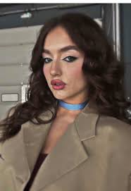 Ponekad sreća jedne osobe koju voliš može da te ispuni više nego bilo šta  što ti se samoj dogodi. Danas je bio jedan od tih dana, dan kada je Ksenija  doživela trenutak o kojem je dugo sanjala i koji ...