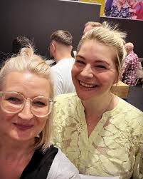 powersprotte habe ich heute ebenfalls am Messestand in Leipzig getroffen.  Was für ein tolles motivierendes Gespräch mit einer so strahlend schönen  Gesprächspartnerin! …und was soll ich sagen, Ihr werdet in Zukunft mehr