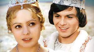 Her breakthrough was the title role in the 1973 film three nuts for cinderella, which is considered a christmas film classic in many parts of europe. Aschenbrodel Libuse Safrankova Ist Tot Kino News Filmstarts De