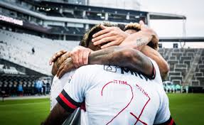 The great team will play host to flamengo on. Flamengo Aplica Goleada No Corinthians E Assume A Lideranca Folha Pe