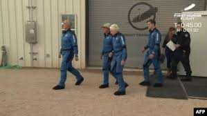 Безос жана иниси марк менен бирге өзү түзгөн blue origin компаниясы курган new shepard ракетасы. Yxzf03obpjfowm