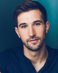 Shaun Knox's Instagram, Twitter & Facebook