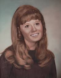 Lesa Lynn's Instagram, Twitter & Facebook